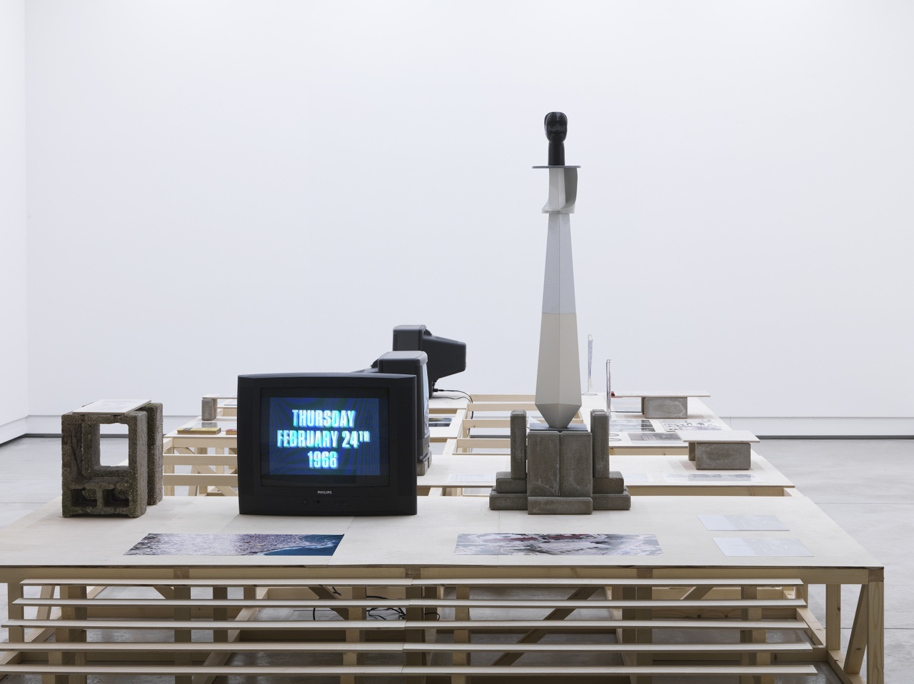 Max Cegielski and Janek Simon, “One Man Does Not Rule a Nation,” 2023