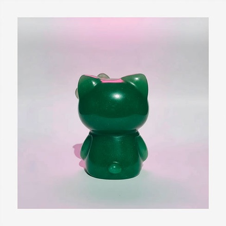 Pamela Rosenkranz, “Jade Object (Affect Loop)”, 2025