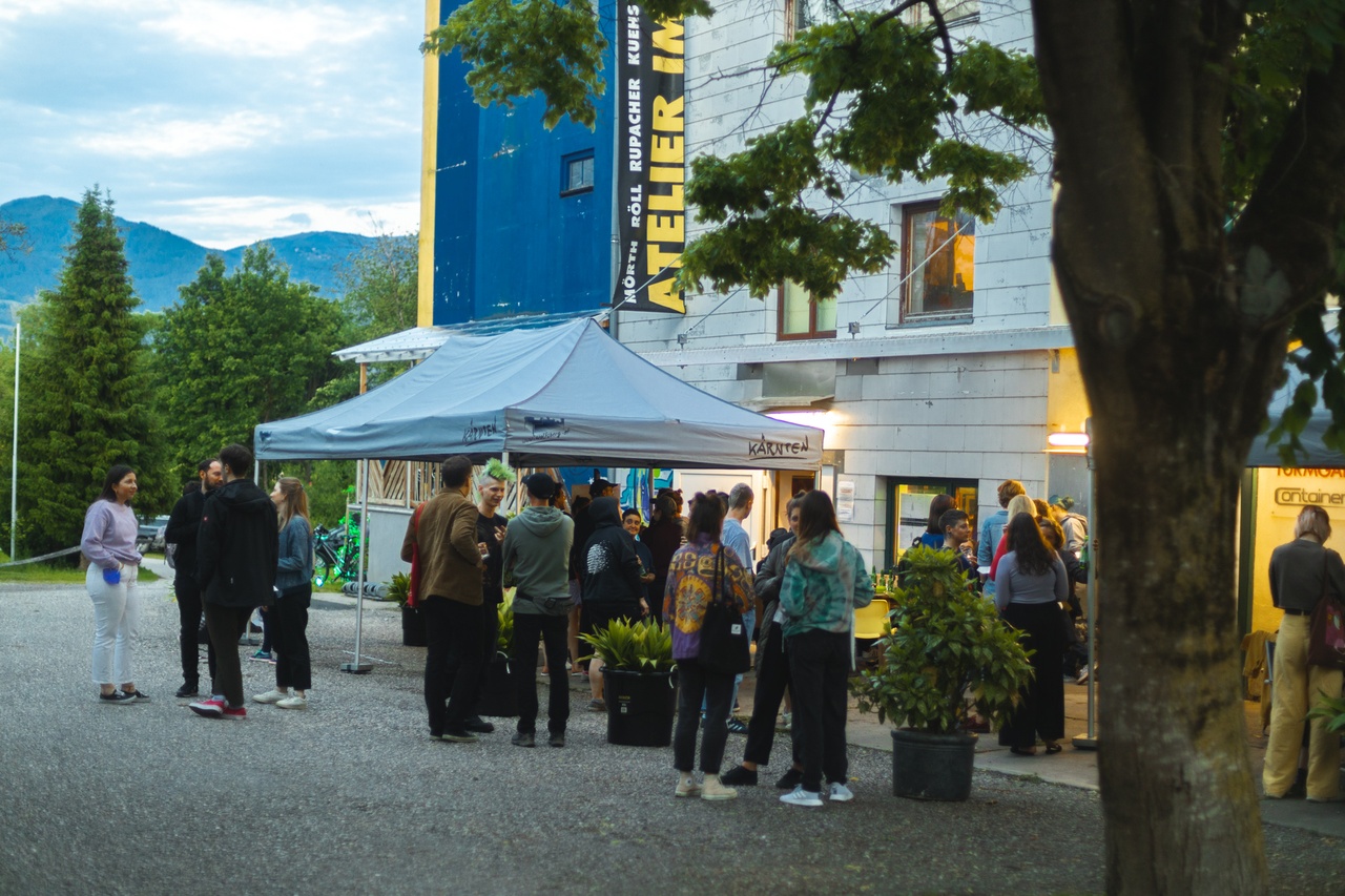 Sommerfest auf dem Vorplatz des Container 25, Hattendorf