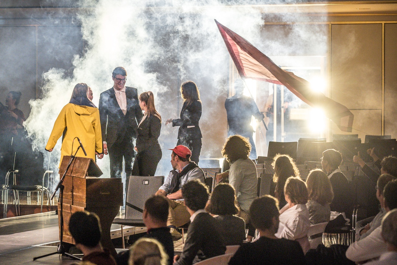 Armin Chodzinski and the #drccallstars, “F wie Feierabend, oder: Wer repariert die 5-Uhr Sirene?,” Feierabendhaus Ludwigshafen, 2023