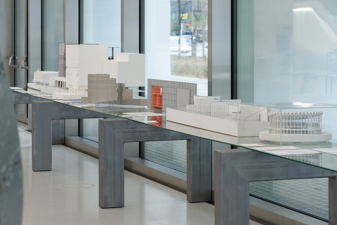 “Trudna Miłość: Muzeum między placem i pałacem,” Museum of National Art in Warsaw, 2024-25