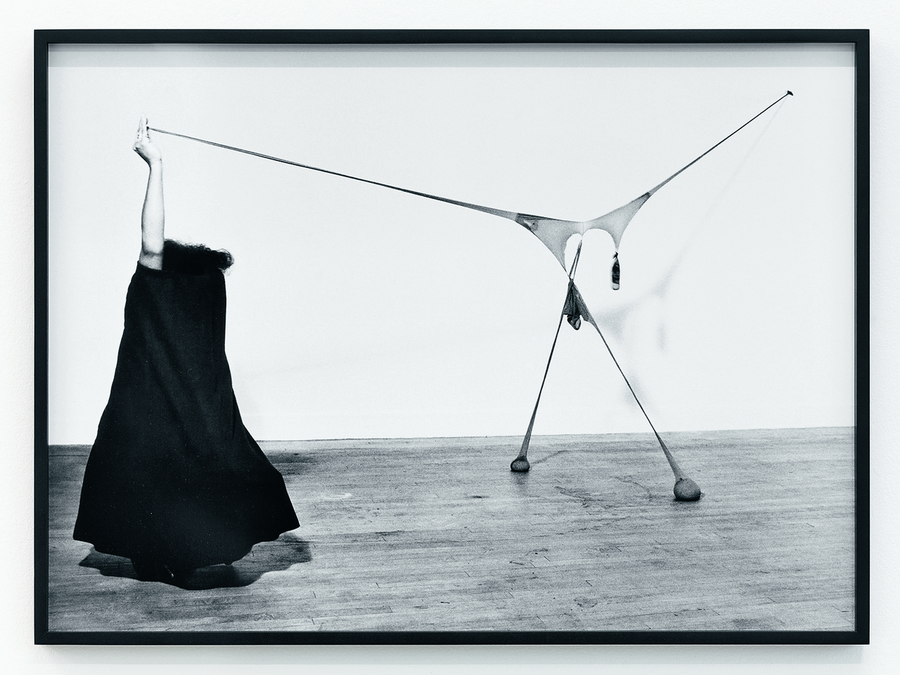 Senga Nengudi, studio performance with “R.S.V.P.,” 1976