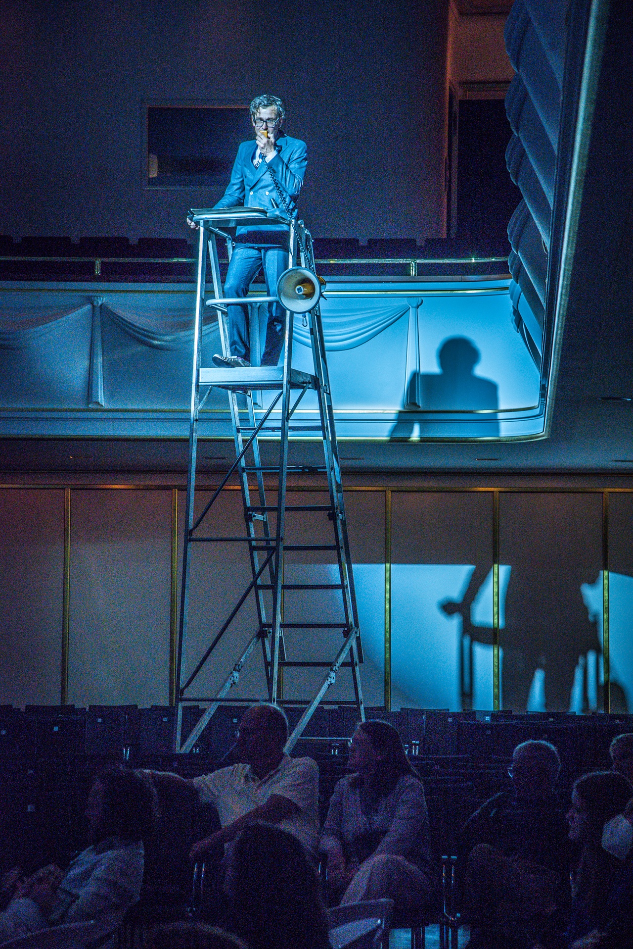 Armin Chodzinski and the #drccallstars, “F wie ­Feierabend, oder: Wer repariert die 5-Uhr ­Sirene?,” Feierabendhaus ­Ludwigshafen, 2023