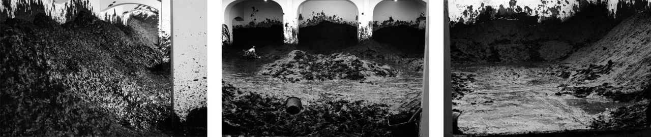 Santiago Sierra, “House in Mud,” 2005