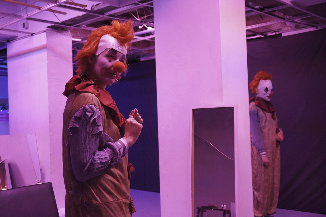 Elisa Müller / Institut für Widerstand im Postfordismus, „Böse Déjà-vues“, Vierte Welt, Berlin, 2022