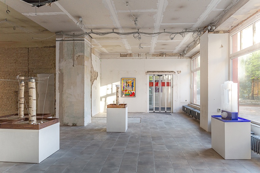 “David Medalla: Luftbrücke,” Mountains (Alte Apotheke), Berlin, 2025