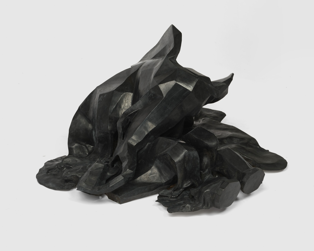 Aria Dean, “o, ye I encountered context exposed at the nape of your neck/stripped flat to hold space for your friends,” 2024