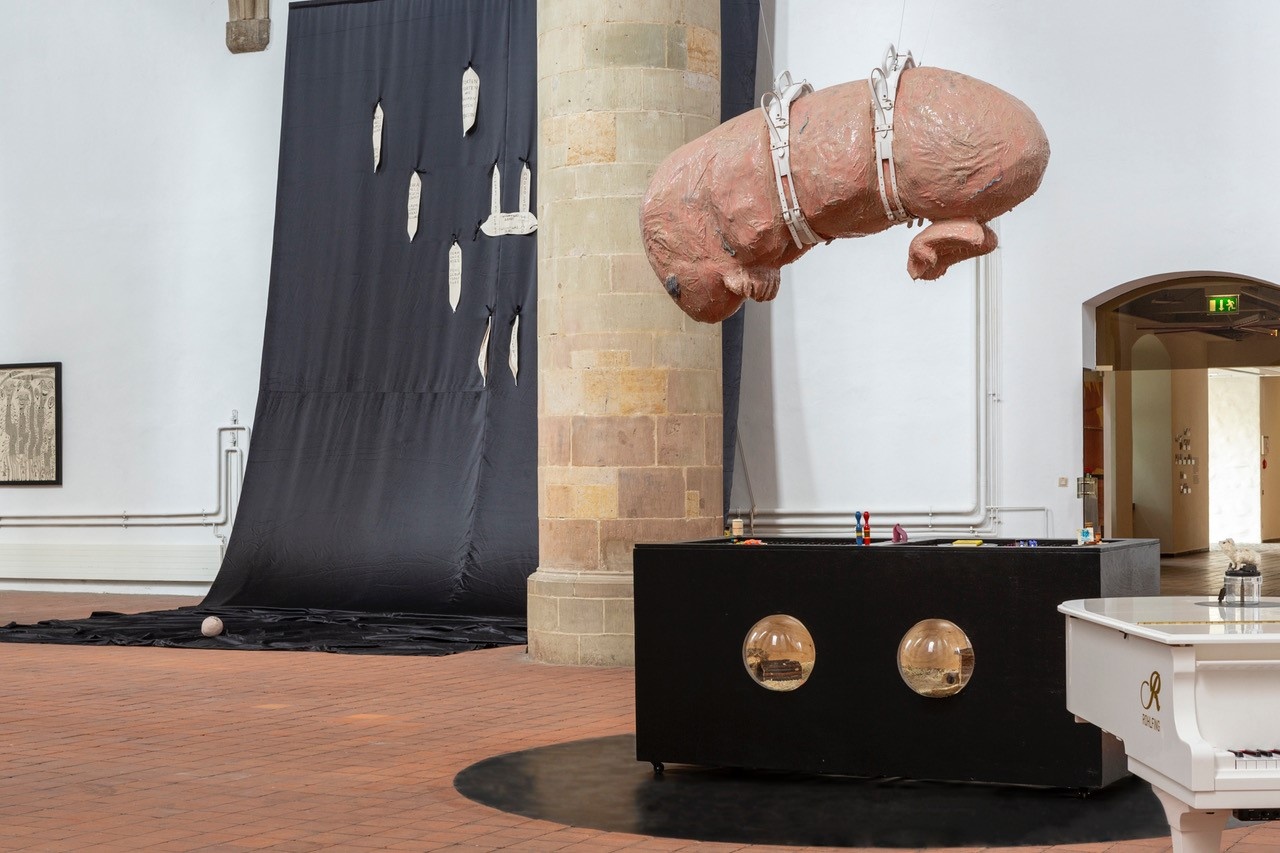 “Sophia Süßmilch: Then I’ll huff and I’ll puff and I’ll blow your house in,” Kunsthalle Osnabrück, 2024